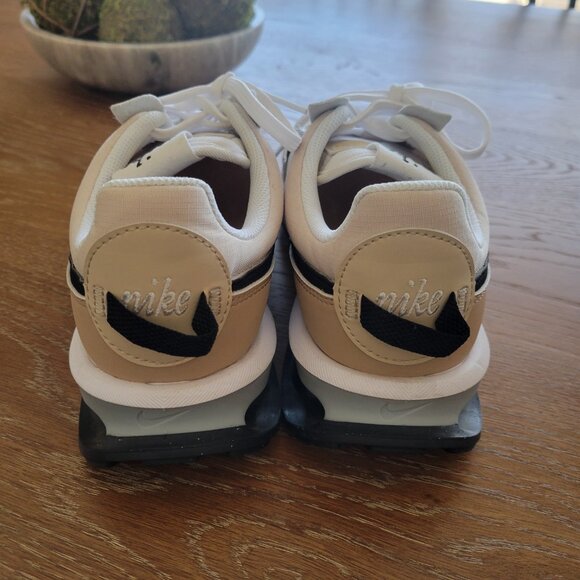 Women's Nike Airmax Pre-day size 9 - Picture 4 of 6